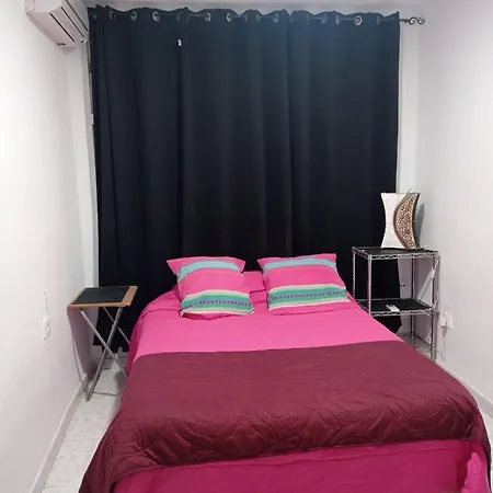 Centro 3 Compartido Δωμάτια σε οικογενειακή κατοικία